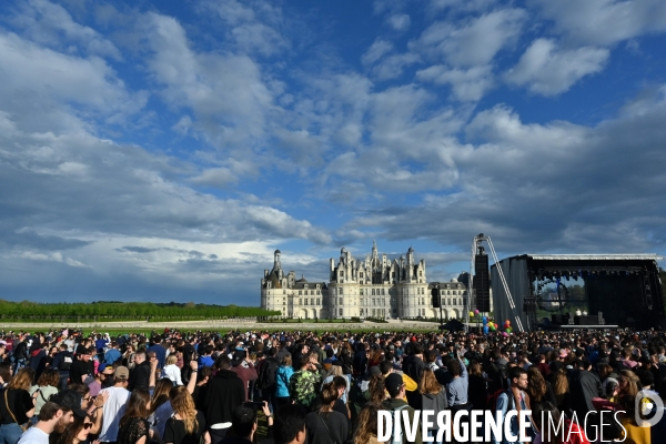 Festival électro de Chambord en partenariat avec Cercle, producteur de concerts dans des lieux prestigieux. 20.000 personnes réunies pendant 12 heures de concert face au château.