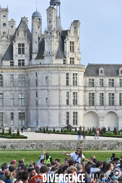 Festival électro de Chambord en partenariat avec Cercle, producteur de concerts dans des lieux prestigieux. 20.000 personnes réunies pendant 12 heures de concert face au château.