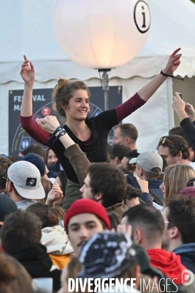 Festival électro de Chambord en partenariat avec Cercle, producteur de concerts dans des lieux prestigieux. 20.000 personnes réunies pendant 12 heures de concert face au château.