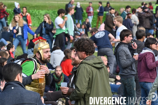 Festival électro de Chambord en partenariat avec Cercle, producteur de concerts dans des lieux prestigieux. 20.000 personnes réunies pendant 12 heures de concert face au château.