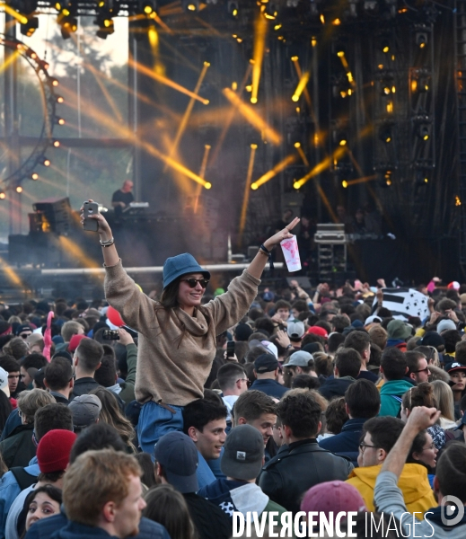 Festival électro de Chambord en partenariat avec Cercle, producteur de concerts dans des lieux prestigieux. 20.000 personnes réunies pendant 12 heures de concert face au château.