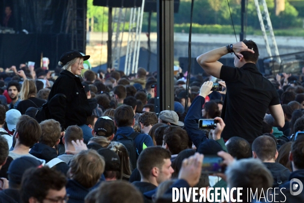 Festival électro de Chambord en partenariat avec Cercle, producteur de concerts dans des lieux prestigieux. 20.000 personnes réunies pendant 12 heures de concert face au château.