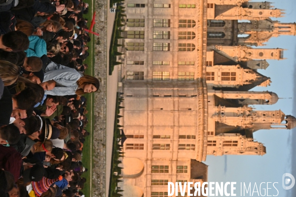 Festival électro de Chambord en partenariat avec Cercle, producteur de concerts dans des lieux prestigieux. 20.000 personnes réunies pendant 12 heures de concert face au château.