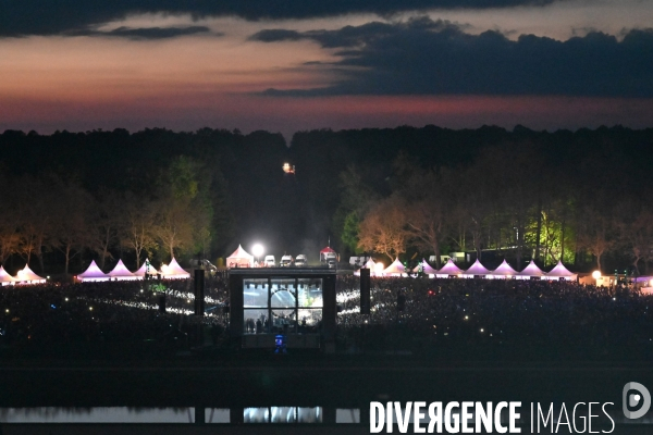 Festival électro de Chambord en partenariat avec Cercle, producteur de concerts dans des lieux prestigieux. 20.000 personnes réunies pendant 12 heures de concert face au château.