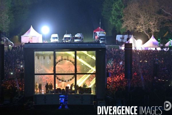 Festival électro de Chambord en partenariat avec Cercle, producteur de concerts dans des lieux prestigieux. 20.000 personnes réunies pendant 12 heures de concert face au château.