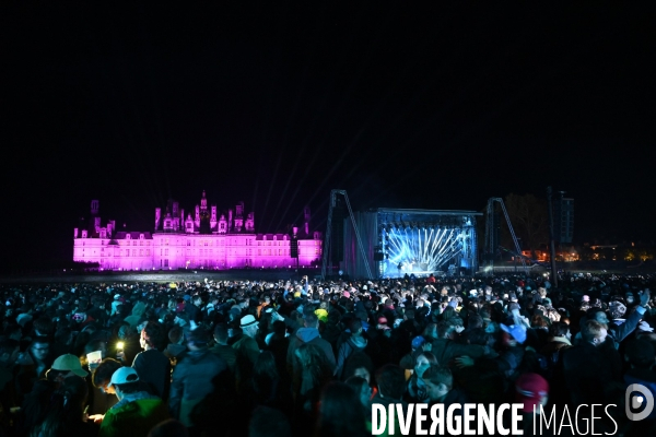 Festival électro de Chambord en partenariat avec Cercle, producteur de concerts dans des lieux prestigieux. 20.000 personnes réunies pendant 12 heures de concert face au château.