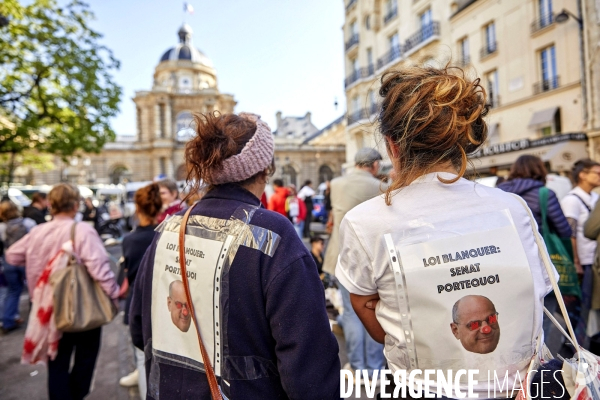 Manifestation contre la reforme Blanquer devant le senat