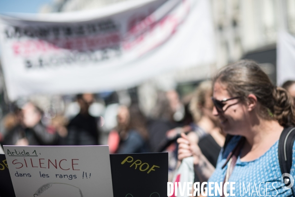 Rassemblement face au sénat contre la loi Blanquer