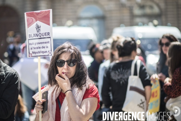 Rassemblement face au sénat contre la loi Blanquer