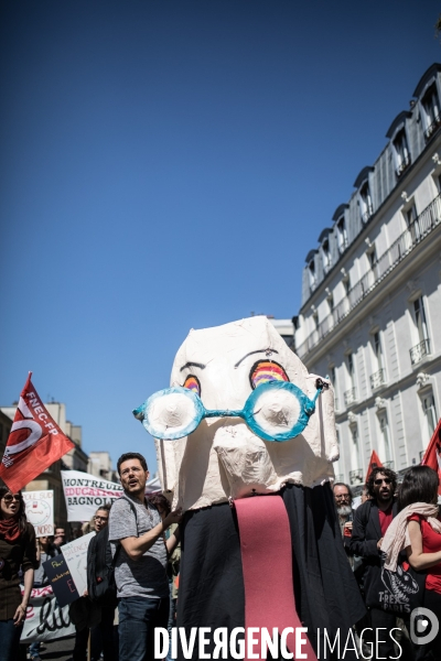 Rassemblement face au sénat contre la loi Blanquer