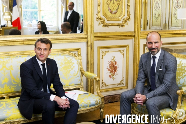 Emmanuel MACRON rencontre les patrons d entreprises du numérique.