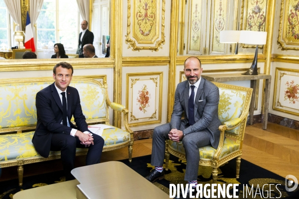 Emmanuel MACRON rencontre les patrons d entreprises du numérique.