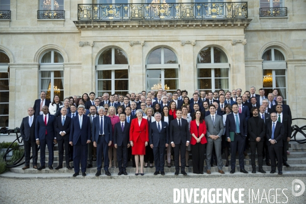 Photo de famille du lancement de l appel de Christchurch à l Elysée.