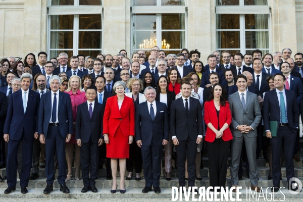 Photo de famille du lancement de l appel de Christchurch à l Elysée.