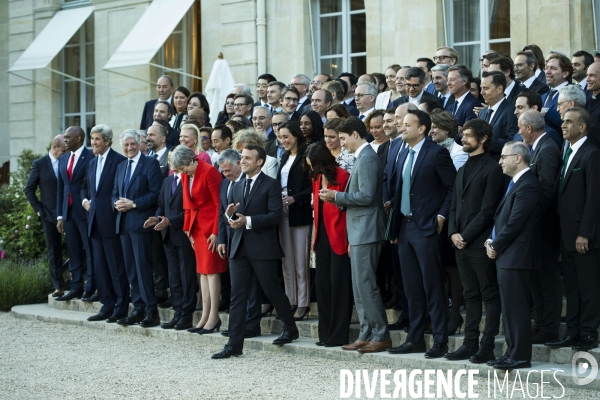 Photo de famille du lancement de l appel de Christchurch à l Elysée.