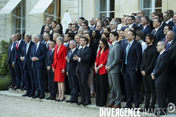 Photo de famille du lancement de l appel de Christchurch à l Elysée.