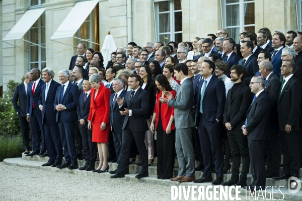 Photo de famille du lancement de l appel de Christchurch à l Elysée.