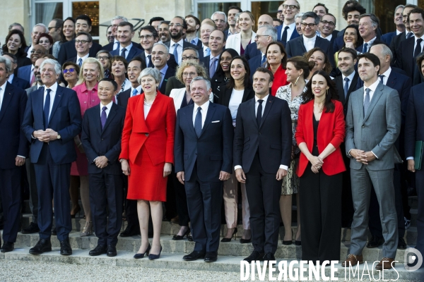 Photo de famille du lancement de l appel de Christchurch à l Elysée.