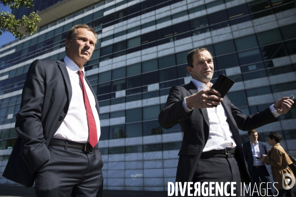 Conférence de presse de Dupont-Aignan, Lagarde et Hamon devant le siège de France TV