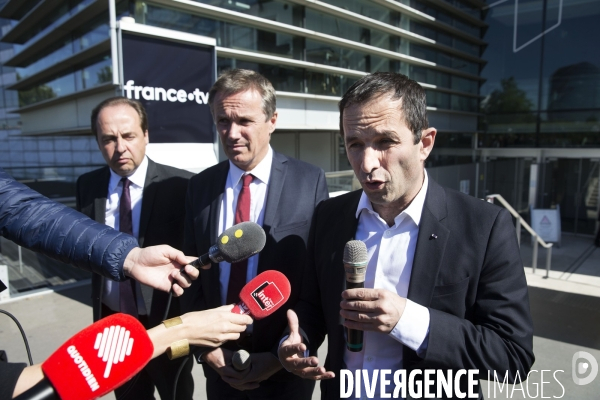 Conférence de presse de Dupont-Aignan, Lagarde et Hamon devant le siège de France TV