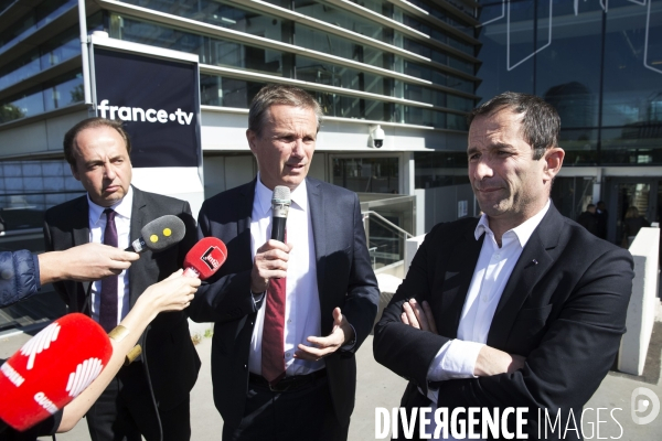 Conférence de presse de Dupont-Aignan, Lagarde et Hamon devant le siège de France TV