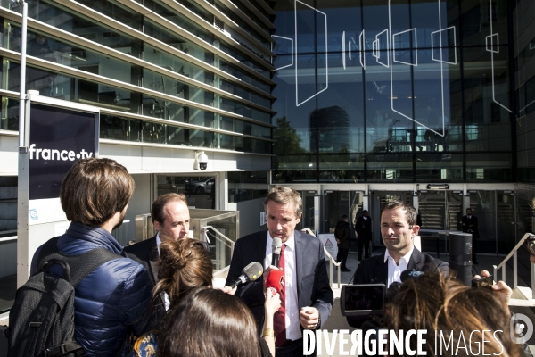 Conférence de presse de Dupont-Aignan, Lagarde et Hamon devant le siège de France TV