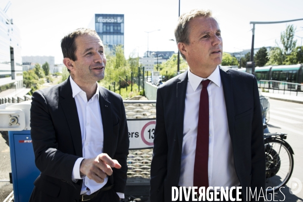 Conférence de presse de Dupont-Aignan, Lagarde et Hamon devant le siège de France TV