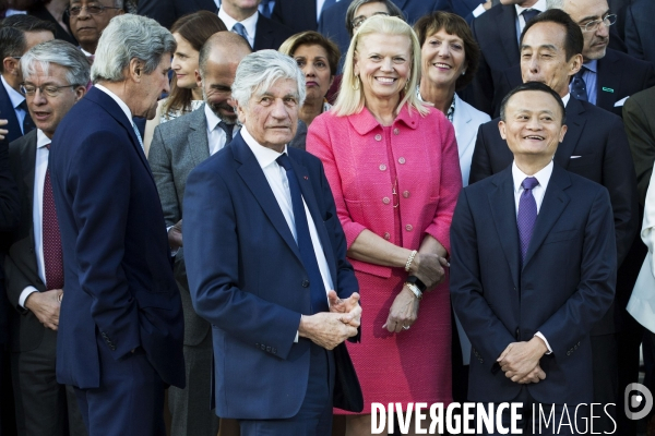 Photo de famille du lancement de l appel de Christchurch à l Elysée.