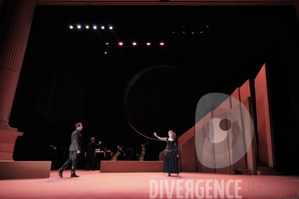La Tragédie de Carmen / Florent Siaud