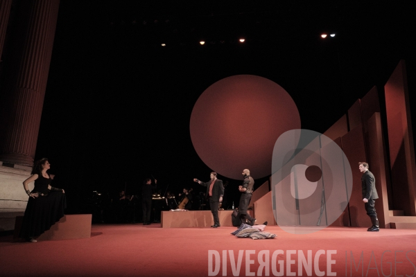 La Tragédie de Carmen / Florent Siaud