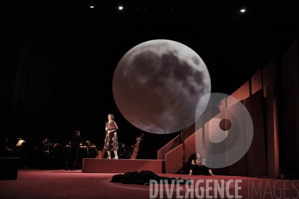 La Tragédie de Carmen / Florent Siaud