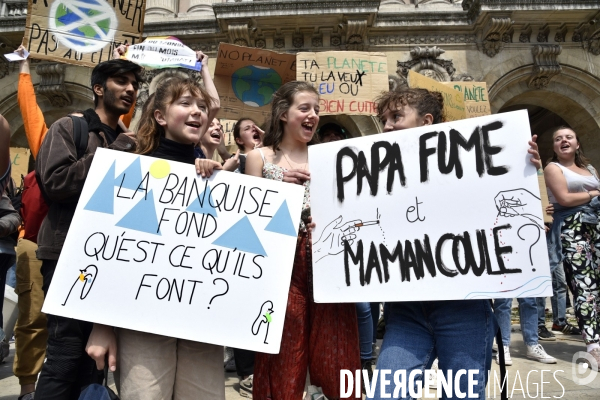 Greve mondiale pour le climat, étudiants et scolaires. Global strike for the climate with youth