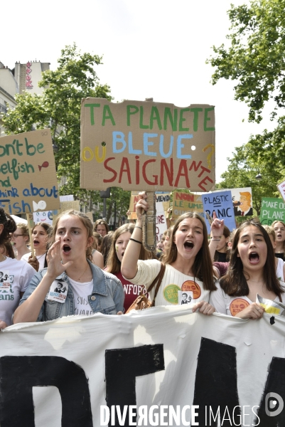 Greve mondiale pour le climat, étudiants et scolaires. Global strike for the climate with youth