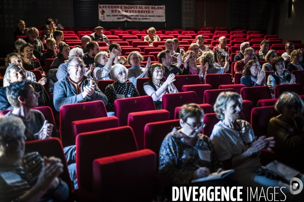 Mobilisation pour contester la fermeture de plusieurs maternités.