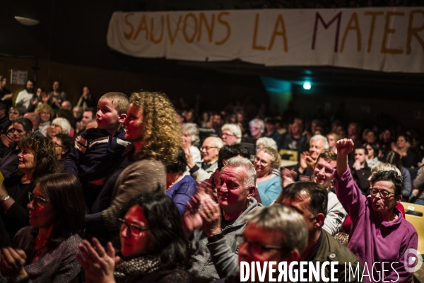 Mobilisation pour contester la fermeture de plusieurs maternités.