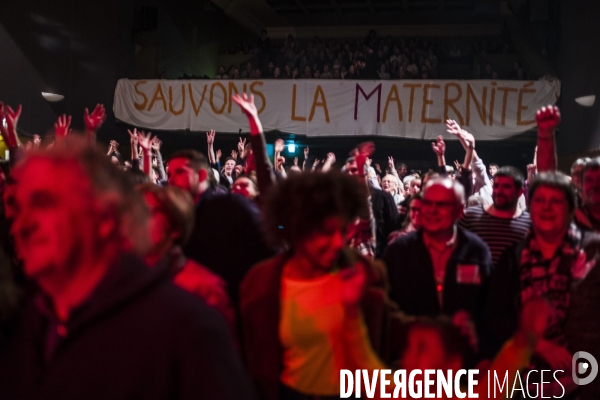Mobilisation pour contester la fermeture de plusieurs maternités.