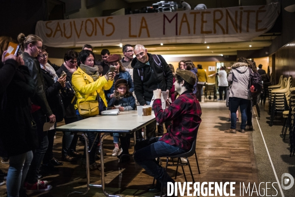 Mobilisation pour contester la fermeture de plusieurs maternités.