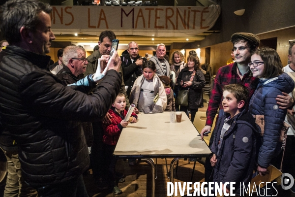 Mobilisation pour contester la fermeture de plusieurs maternités.