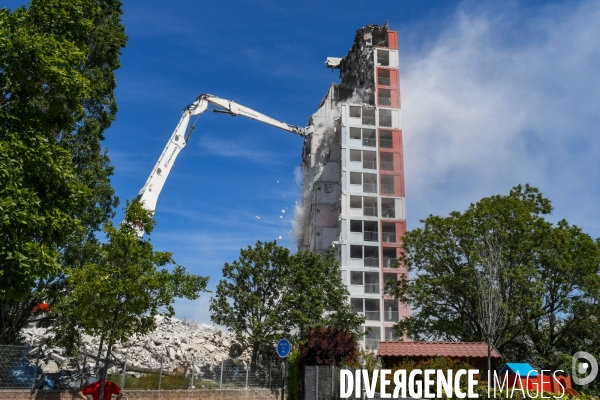 Programme national de renouvellement urbain demolition de la tour Plein Ciel à Valence