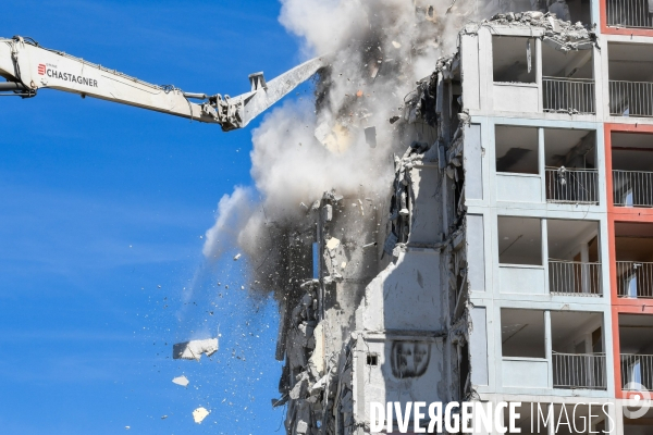 Programme national de renouvellement urbain demolition de la tour Plein Ciel à Valence