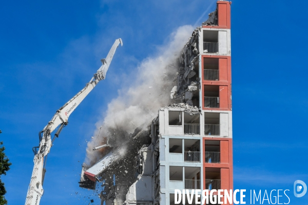 Programme national de renouvellement urbain demolition de la tour Plein Ciel à Valence