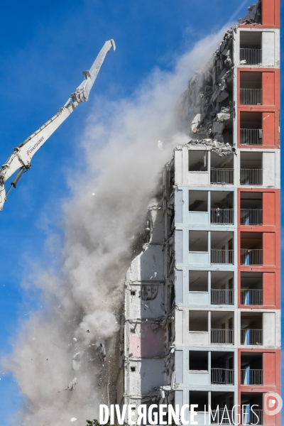 Programme national de renouvellement urbain demolition de la tour Plein Ciel à Valence