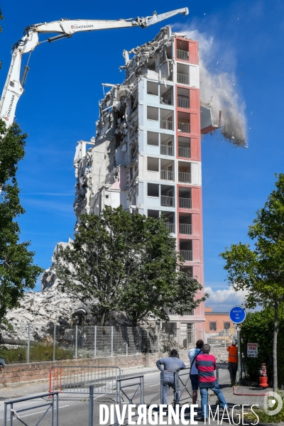 Programme national de renouvellement urbain demolition de la tour Plein Ciel à Valence