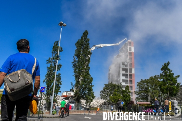 Programme national de renouvellement urbain demolition de la tour Plein Ciel à Valence