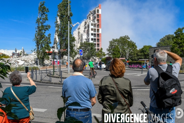 Programme national de renouvellement urbain demolition de la tour Plein Ciel à Valence
