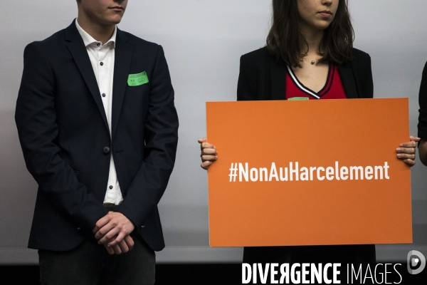 Remise du prix du concours   Non au Harcelement  