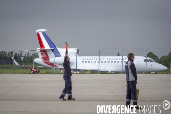 Arrivée des trois ex-otages français libérés dans le nord du Burkina Faso