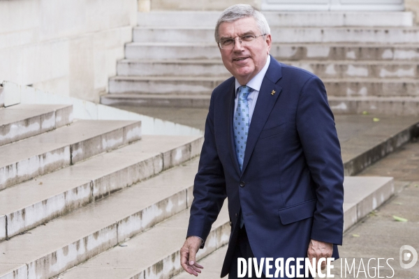 Emmanuel Macron reçoit Thomas BACH, président du CIO.