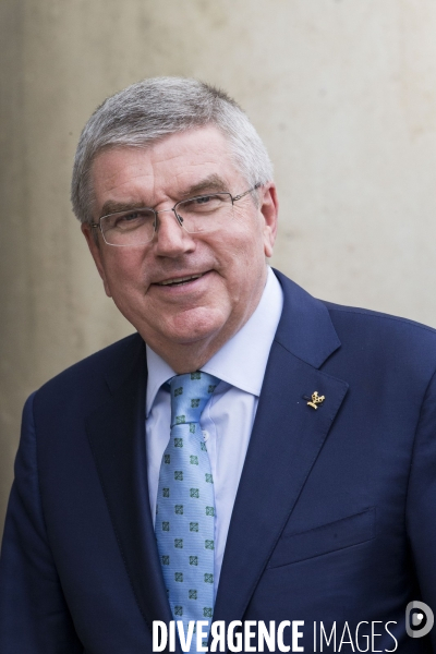 Emmanuel Macron reçoit Thomas BACH, président du CIO.