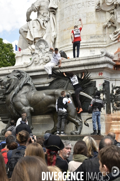 Action Boucherie Abolition, des militants animalists dénoncent l exploitation des animaux. Animals rights.